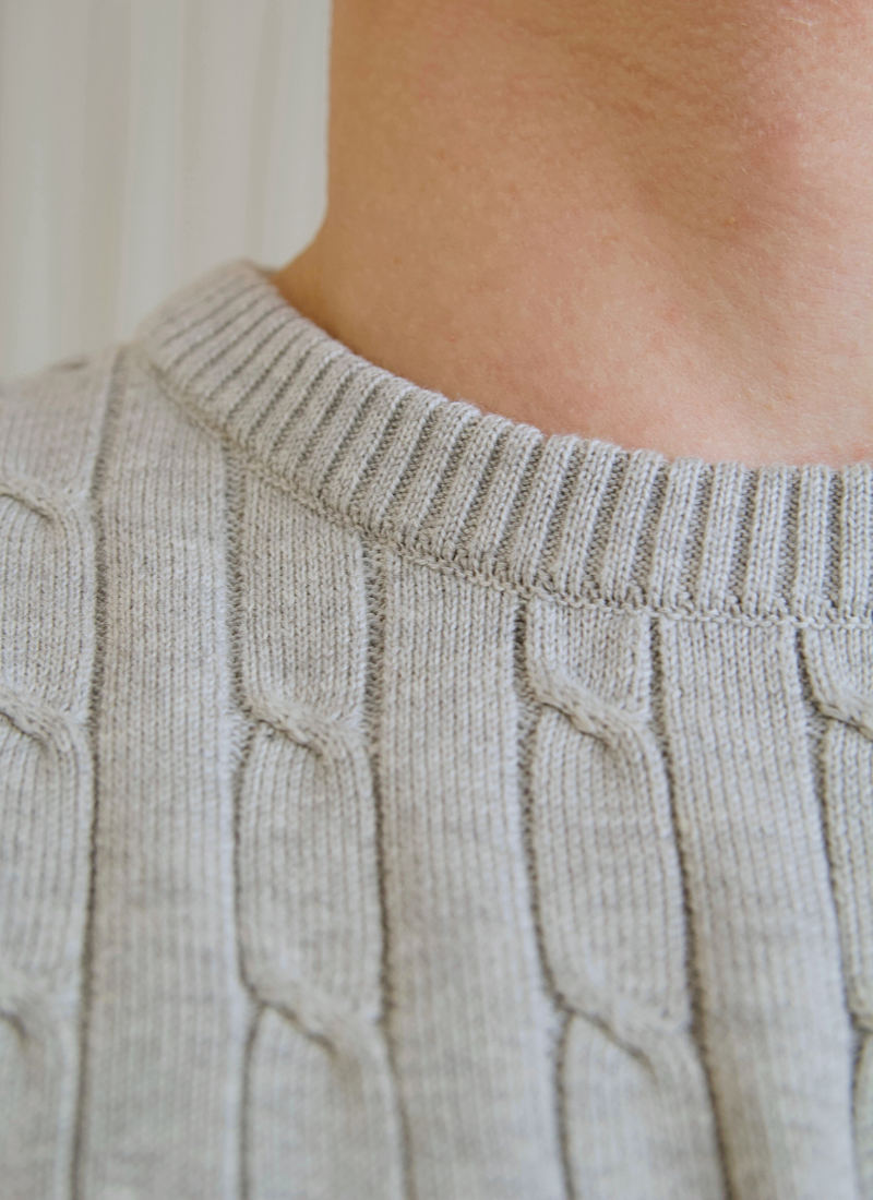 Cable Knit Wool-Cashmere Sweater - Grey